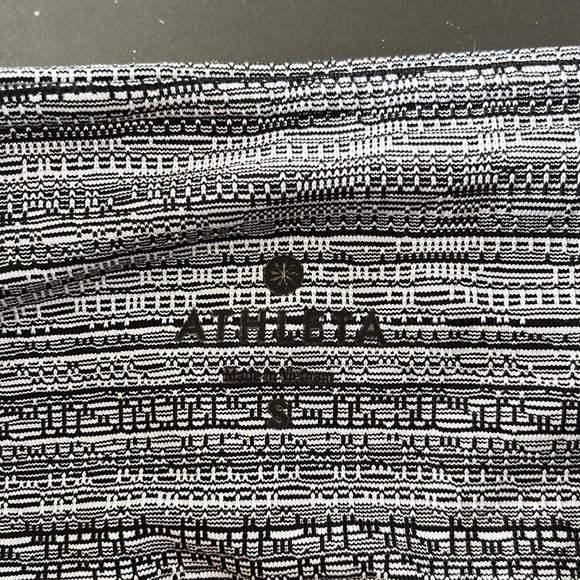 Athleta cropped leggings - Picture 2 of 3